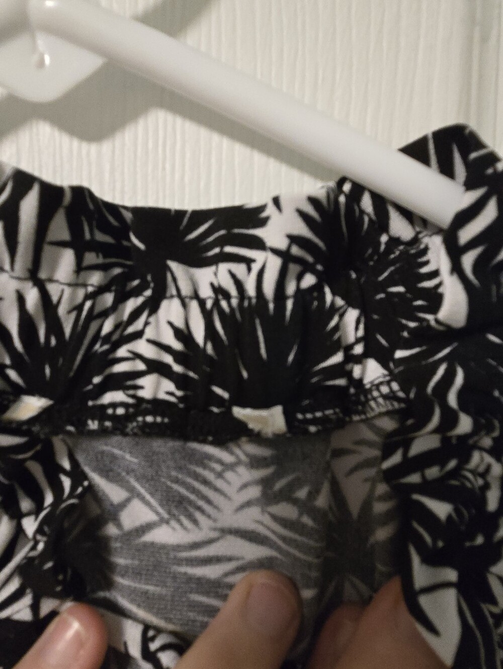 Michael Kors Tropical Top, Size Large - Picture 5 of 6